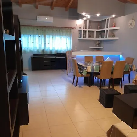 Villa εξωτικο διαμερισμα με θεα την παραλια αλυκης