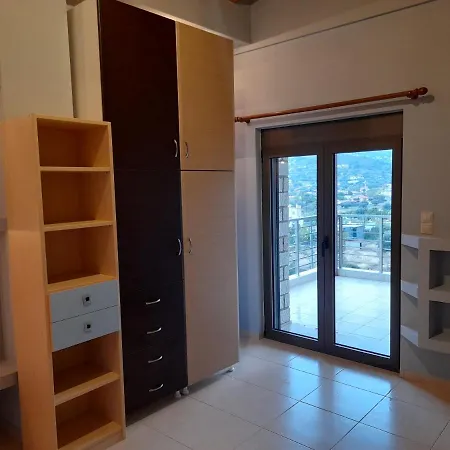 εξωτικο διαμερισμα με θεα την παραλια αλυκης *