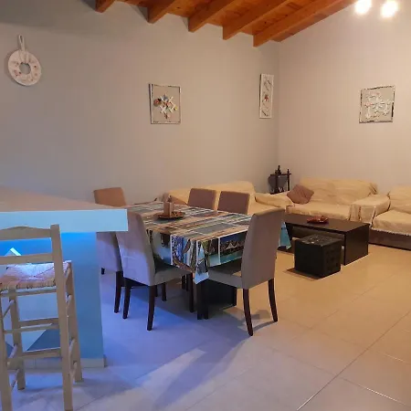 Villa εξωτικο διαμερισμα με θεα την παραλια αλυκης *