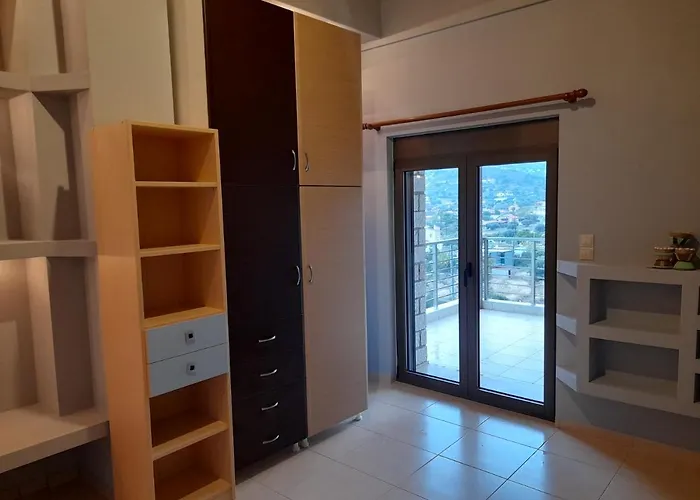 εξωτικο διαμερισμα με θεα την παραλια αλυκης *